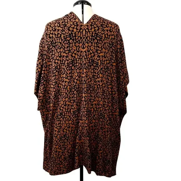 Chico's Animal Print Jacquard Ruana Shawl Sweater w/ Matching Bag | Size L/XL - Picture 6 of 11